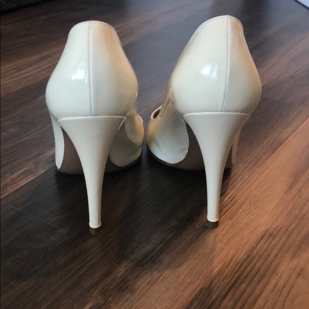 Sergio Rossi cream patent leather pumps - Picture 4 of 7